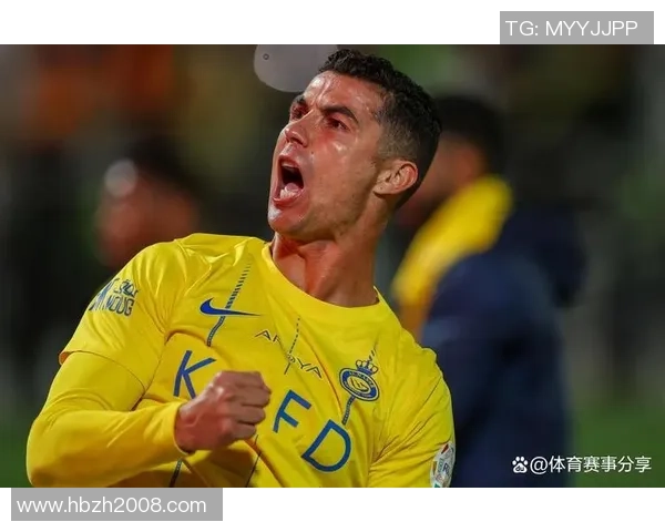 足球明星手拿大刀勇闯绿茵场展现不一样的竞技风采与激情